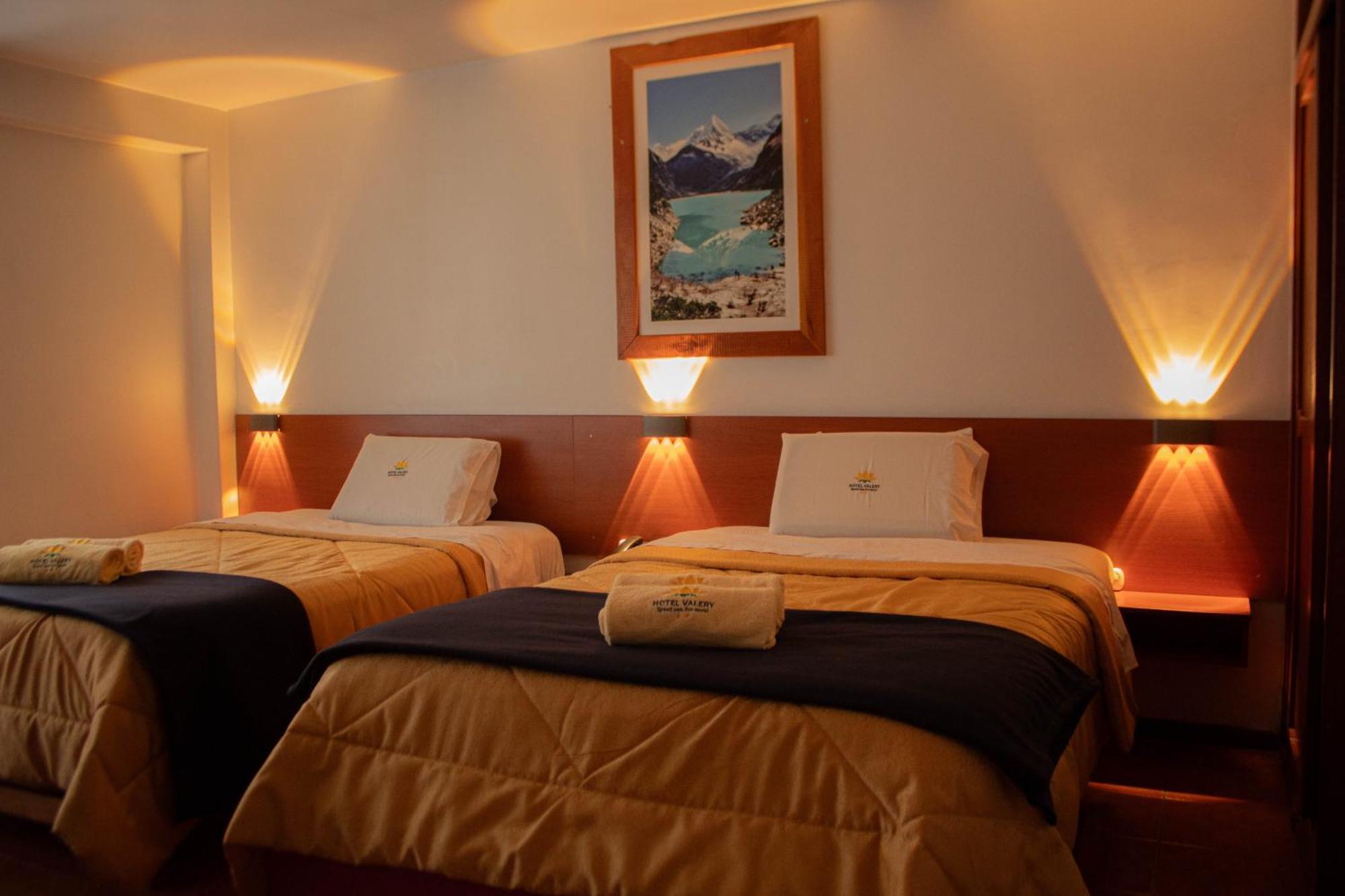 Hotel Valery 2 Estrellas 瓦拉斯 外观 照片