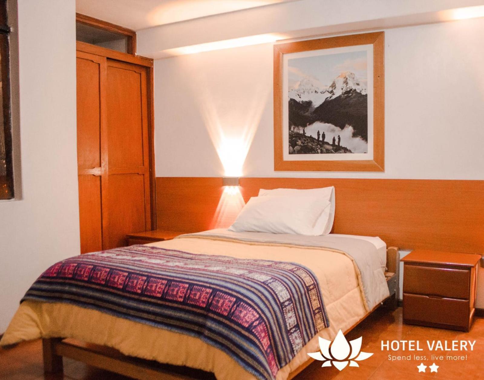 Hotel Valery 2 Estrellas 瓦拉斯 外观 照片