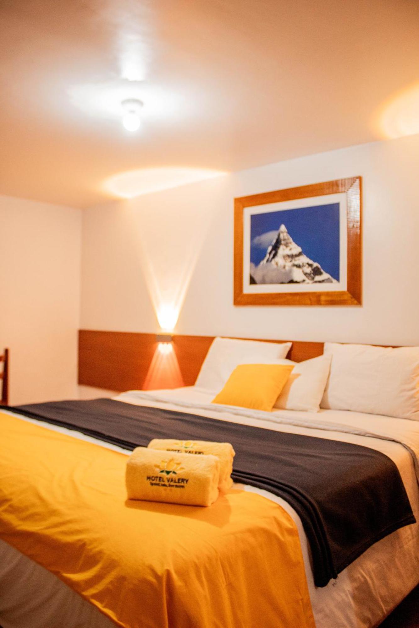 Hotel Valery 2 Estrellas 瓦拉斯 外观 照片