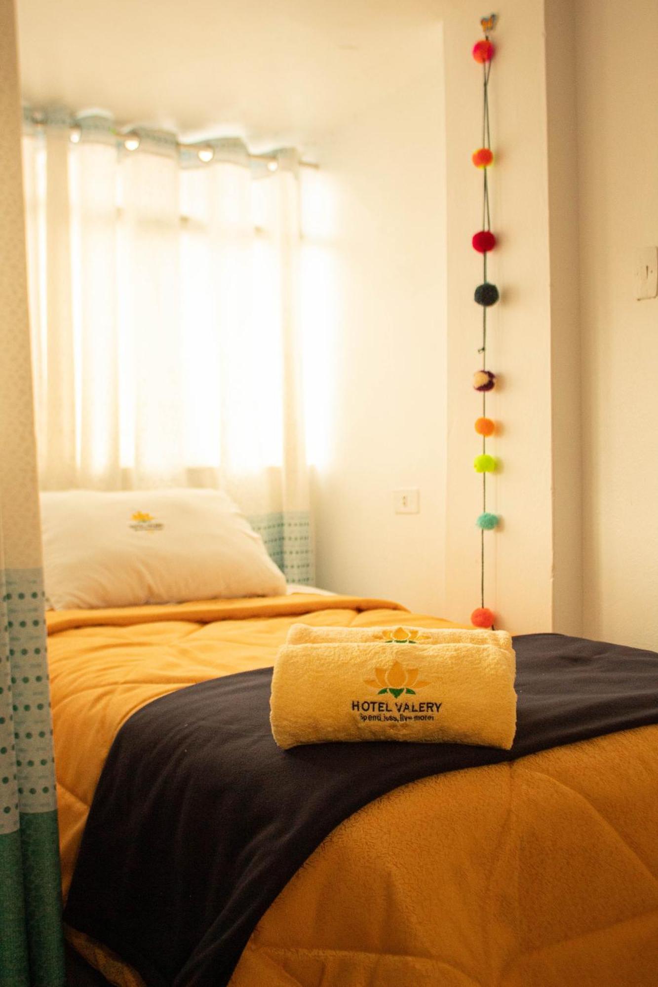 Hotel Valery 2 Estrellas 瓦拉斯 外观 照片