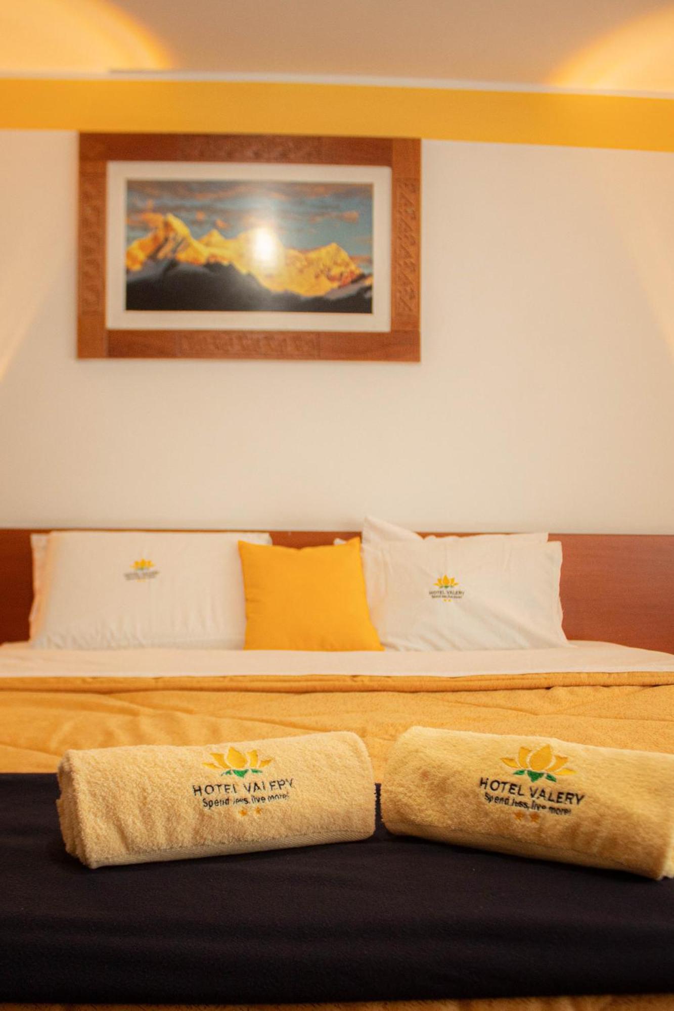 Hotel Valery 2 Estrellas 瓦拉斯 外观 照片